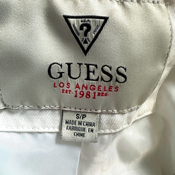 Guess white lightweight jacket, lined, button front, belted, Sz small - Picture 7 of 9